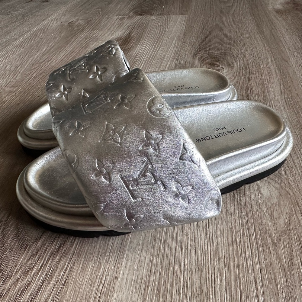Louis Vuitton Monogram Silver Platform Pillow Slides Sandals Adjustable Size 8.5 - Picture 3 of 9